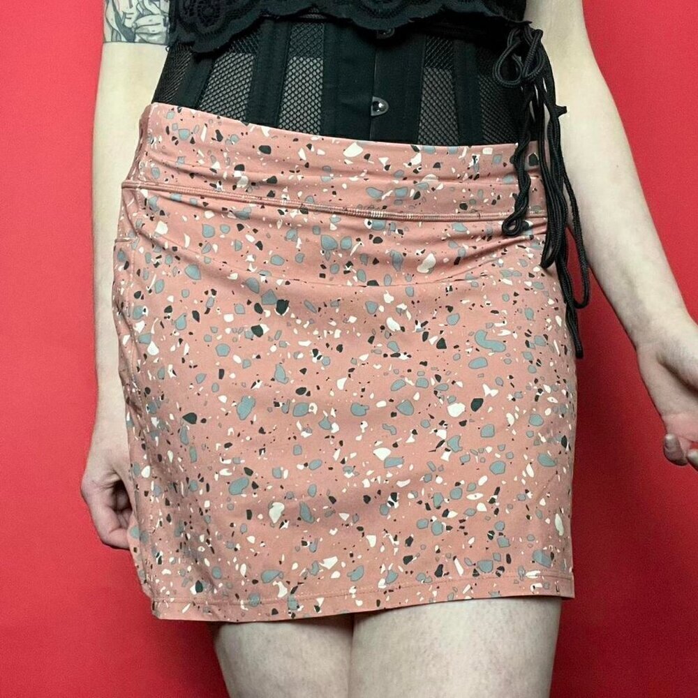 Smartwool / Neutral coloured splatter patterned skort​​​​​​​​​​​​​